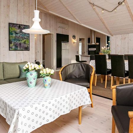 6 Person Holiday Home In ティステズ エクステリア 写真